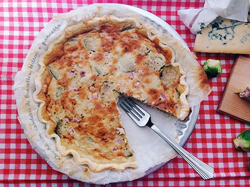 Quiche con cavoletti di Bruxelles, Stilton e pancetta
