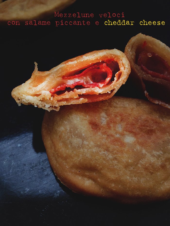 Mezzelune veloci con salame piccante e cheddar cheese